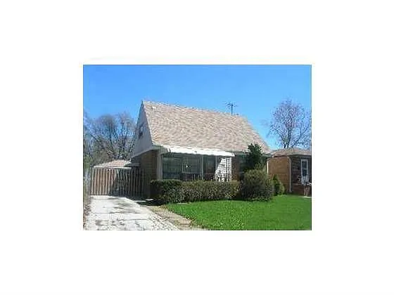 17409 Burnham Ave photo 1