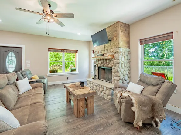 9550 County Road 2813, Eustace, TX 75124