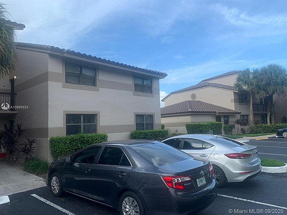 3rd image of 9903 Nob Hill Ln #9903