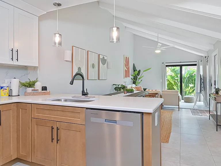 6386 Royal Woods Dr — Photo 17