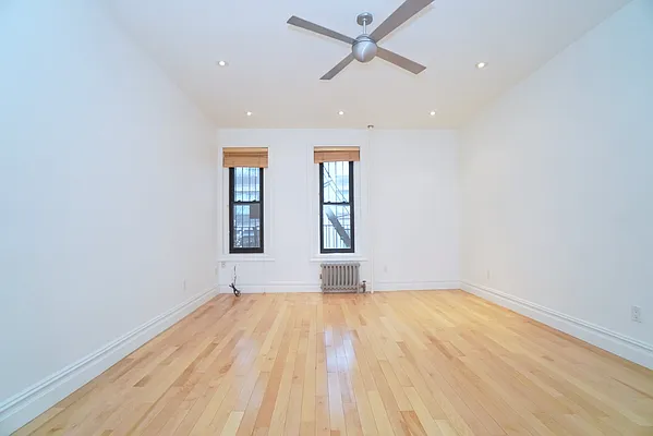 Sold by REMAX Elite | media 31