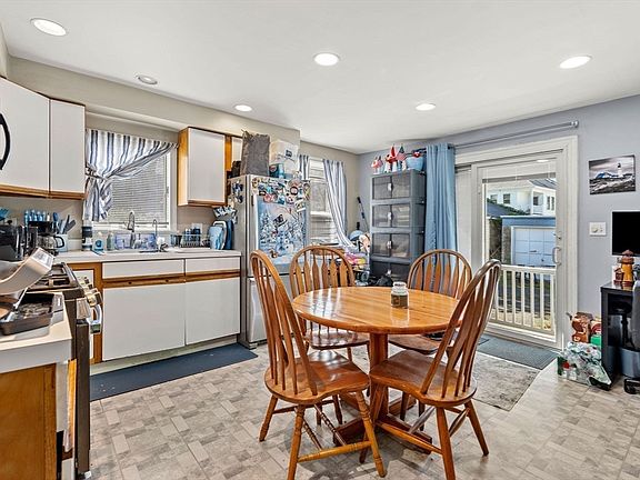 2nd image of 11 Gardner St APT 4
