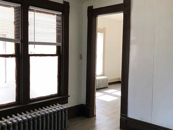 4th image of 319 Nye St #319