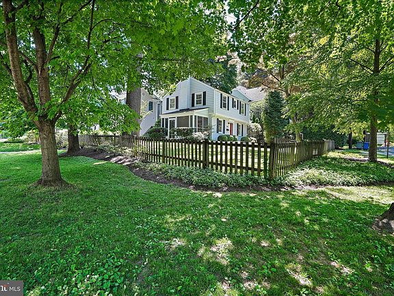 4th image of 3414 Thornapple St