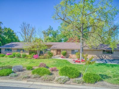 1368 E Brandywine Ln, Fresno, CA, 93720
