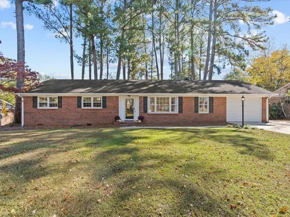 14 Ellesmere Dr, Greenville, SC 29615