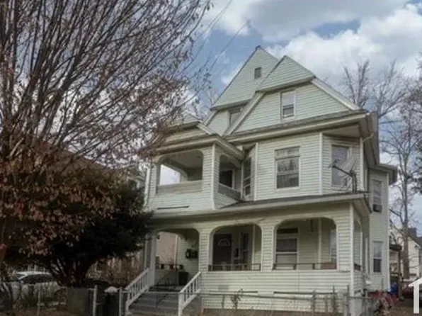 26 Huntington St #3, Springfield, MA 01107