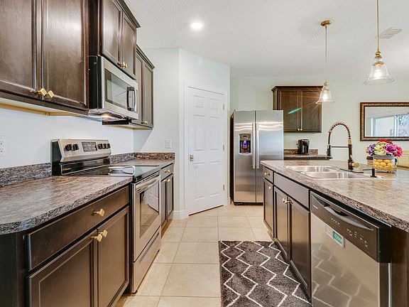 5th image of 2138 Harwick Circle SW