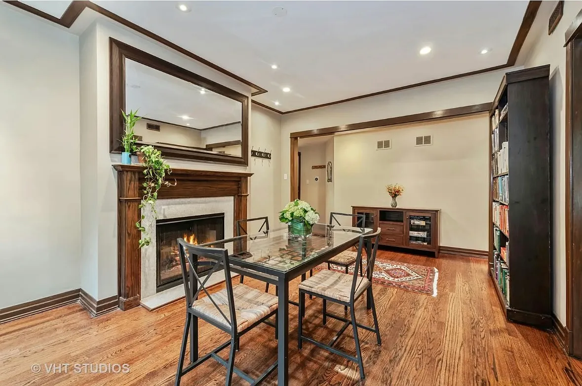 Building Photo - 737 W Brompton Ave #2C