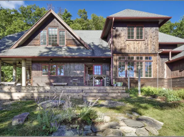 49 Cricket Rdg, Woodstock, NY 12409