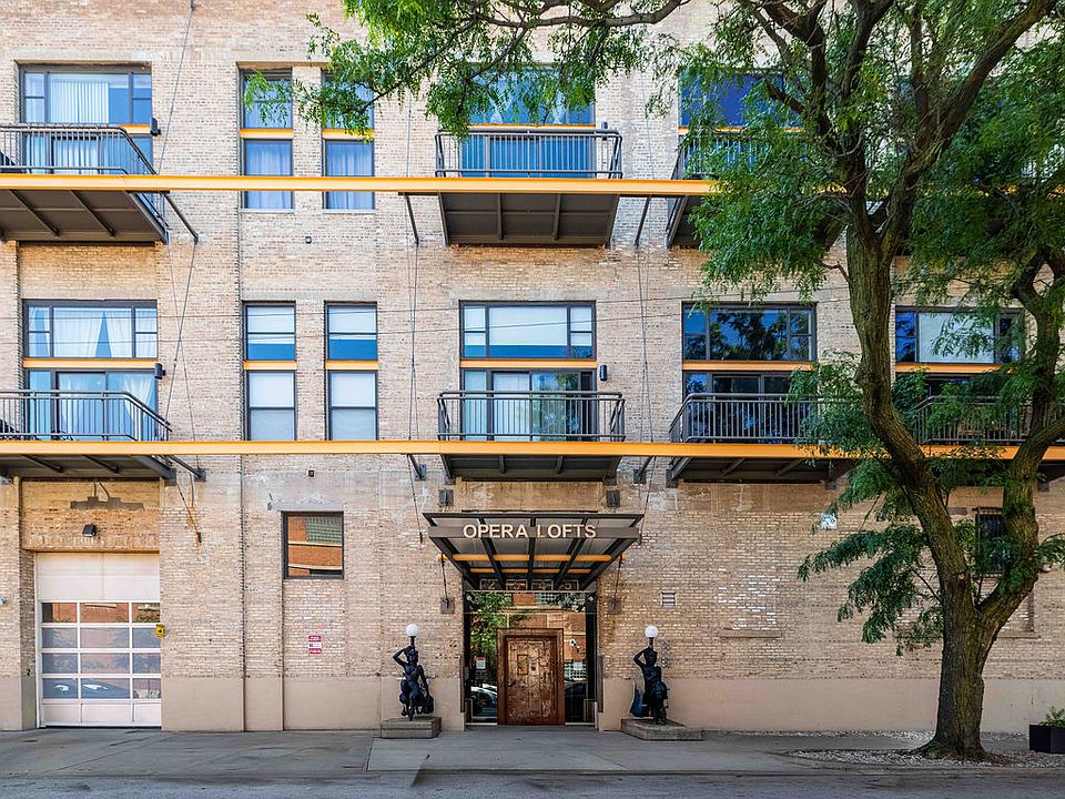 1st image of 2545 S Dearborn St APT 530