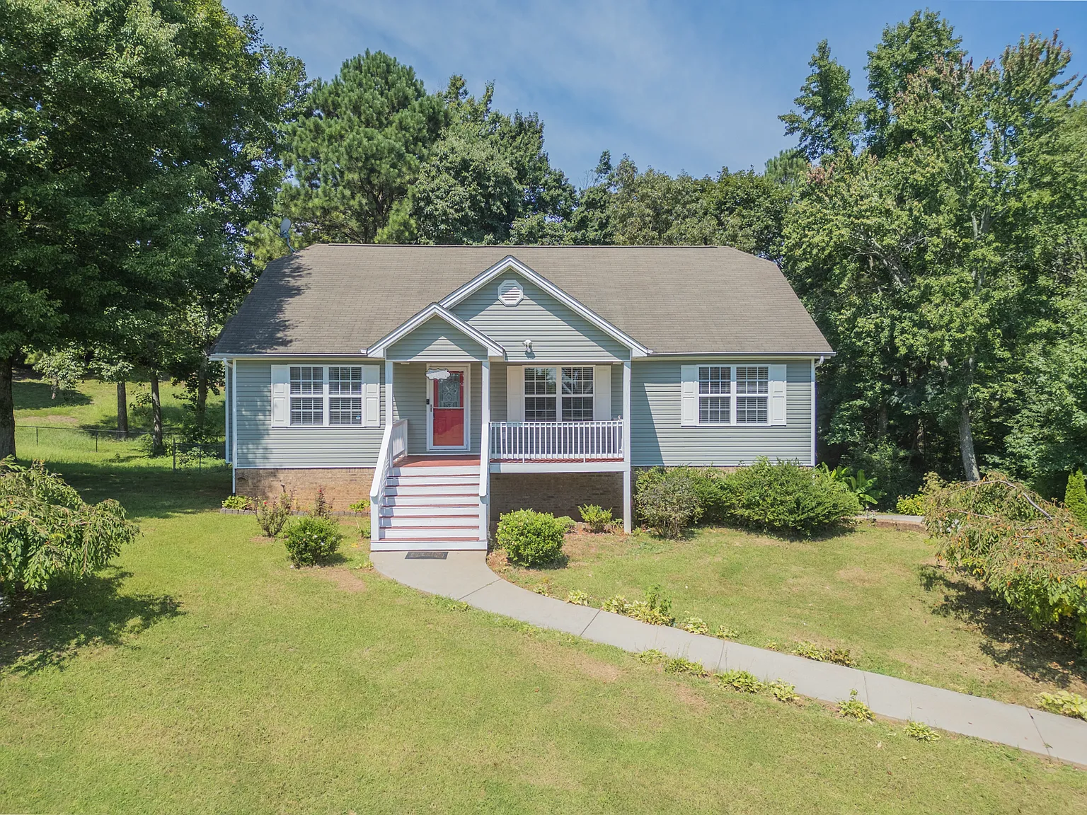 Stunning 3BD/2BA House — Photo 1