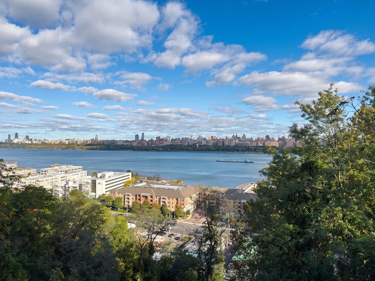City View Condo — Photo 1