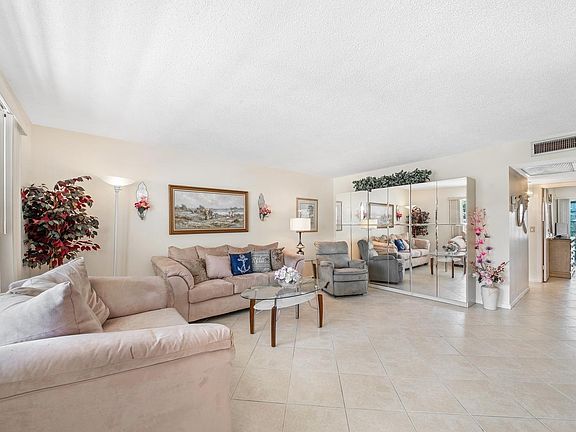5th image of 2062 Ventnor Dr #P