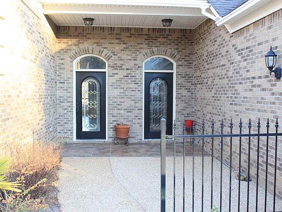 2nd image of 3027 E Fairway Dr