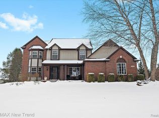 10288 Brunswick Dr, South Lyon, MI