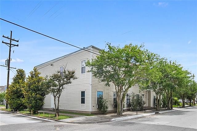 1st image of 3839 Ulloa St #B