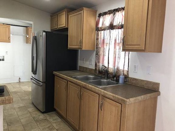 3rd image of 121 Orange Ave Space 102