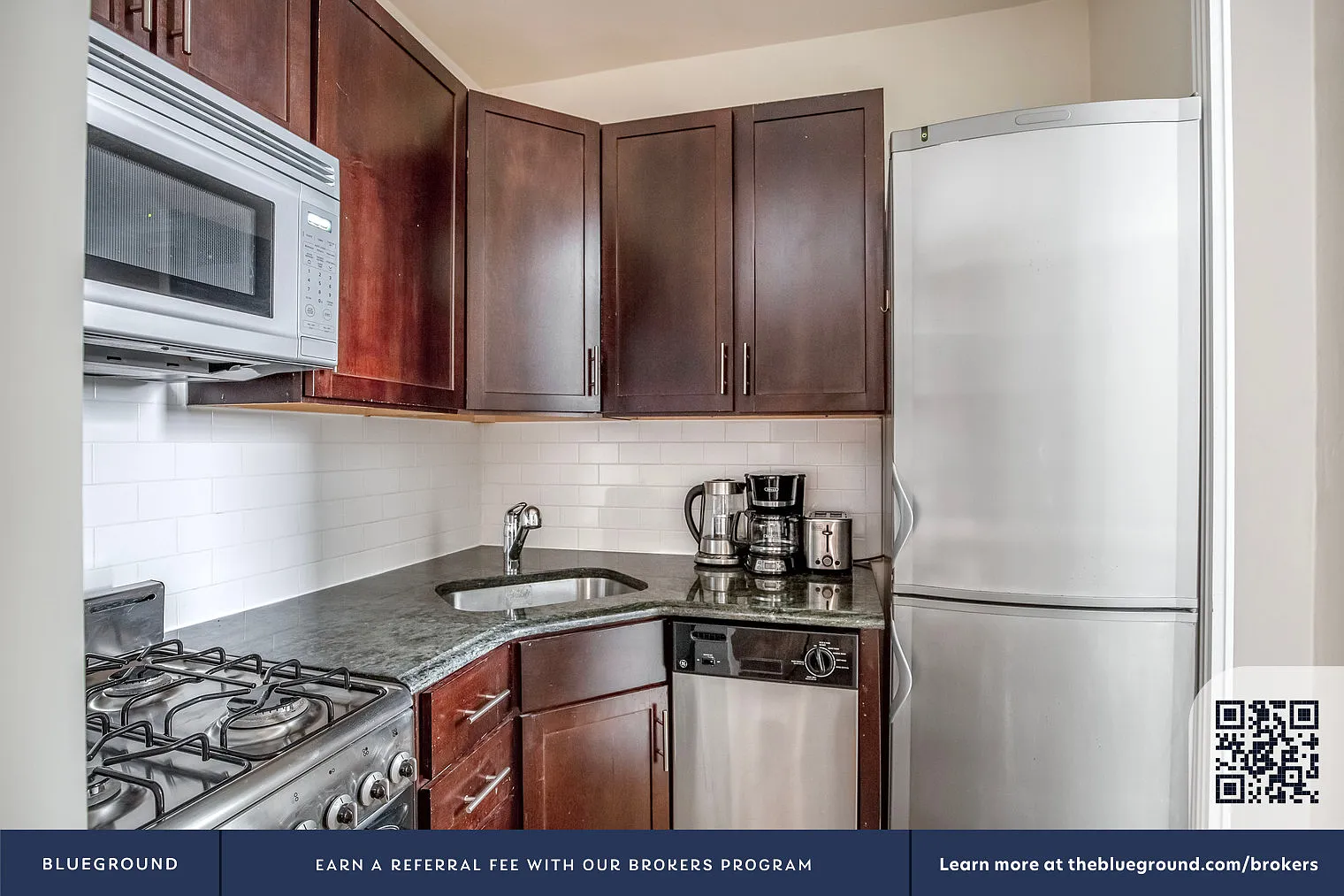 535 Hudson Street — Photo 3