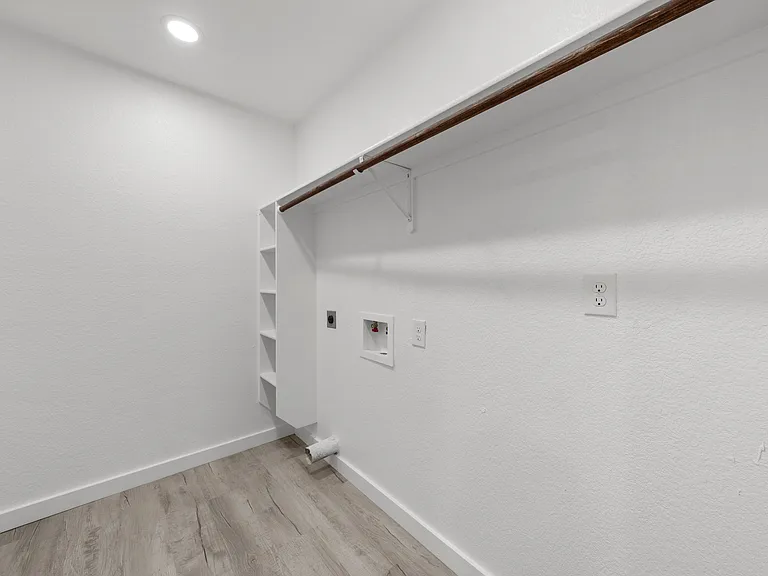 1905 Sanger Ave — Photo 10