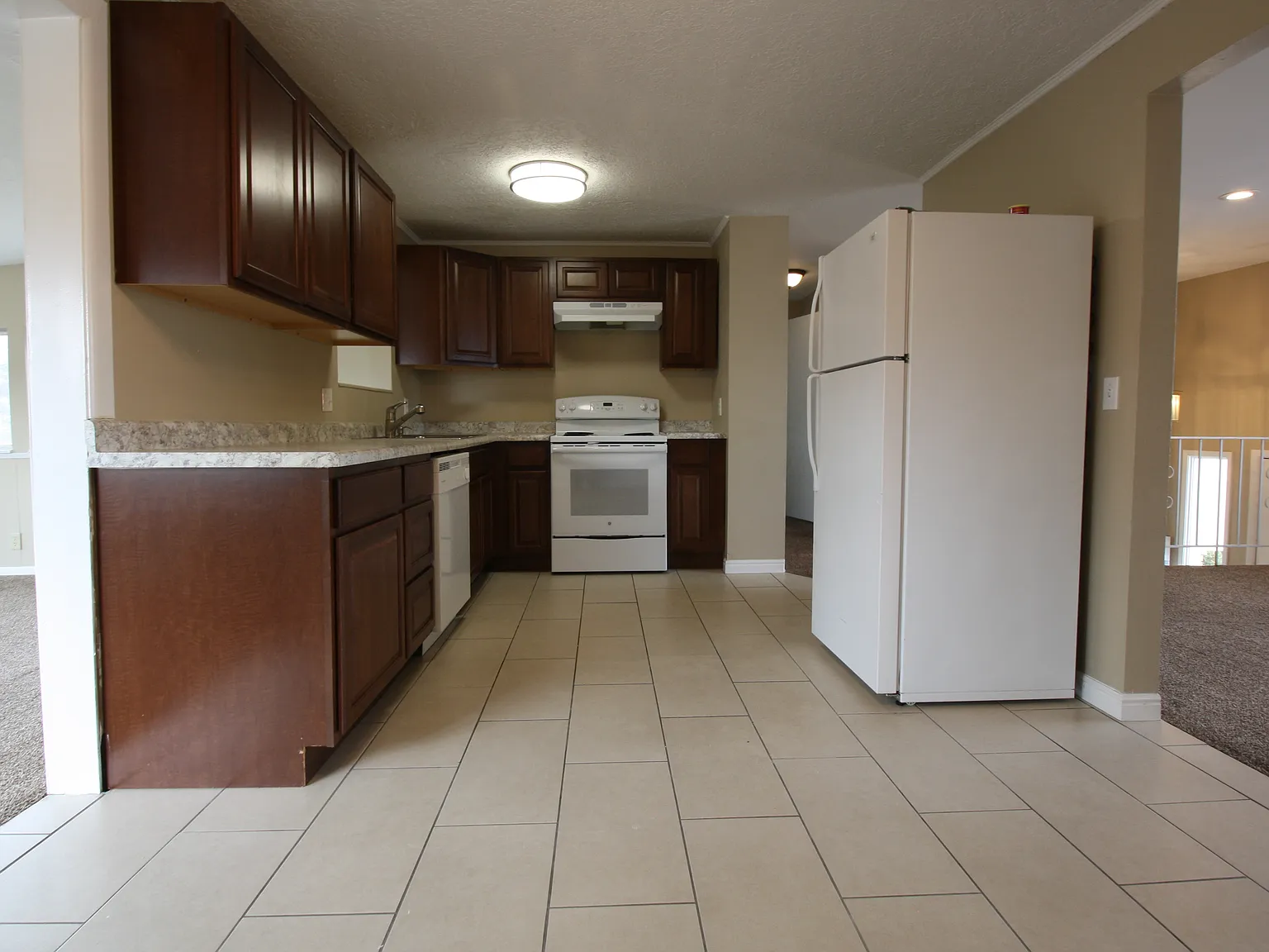 4 bed, 2141 sqft, $2,650 — Photo 3