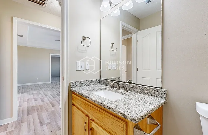 8014 Valencia Dr — Photo 27