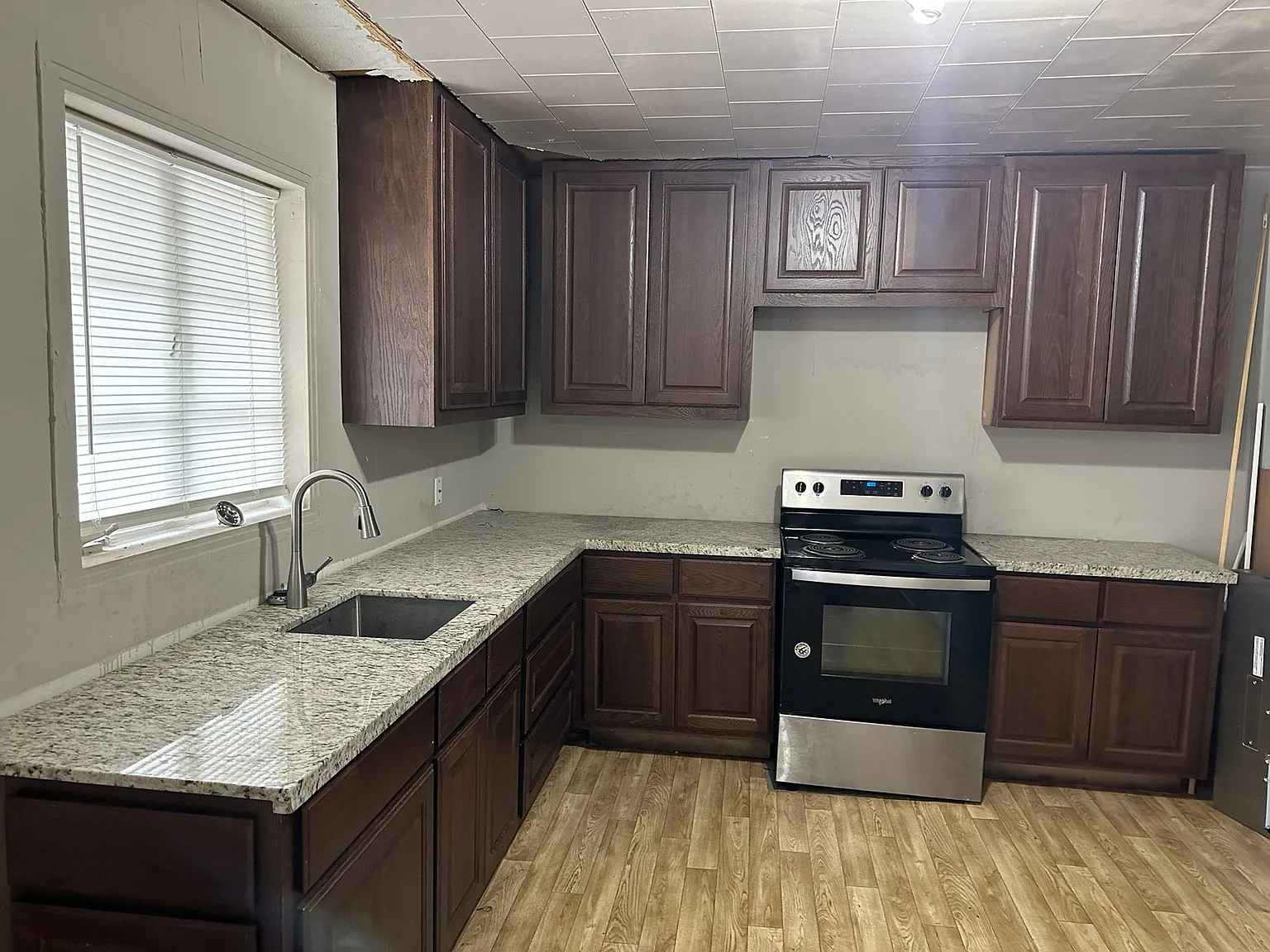 4 bed, 2637 sqft, $3,300 — Photo 3
