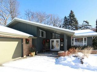 1550 Pennsylvania Ave N, Golden Valley, MN 55427