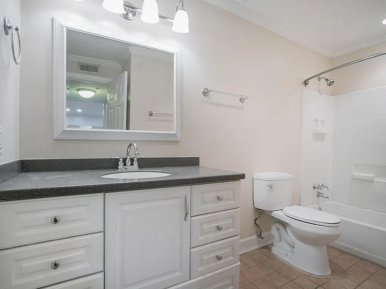 Heatherwood Apartments — Photo 15
