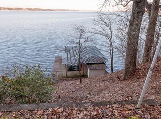 544 Lakeshore Dr N, Muscle Shoals, AL 35661