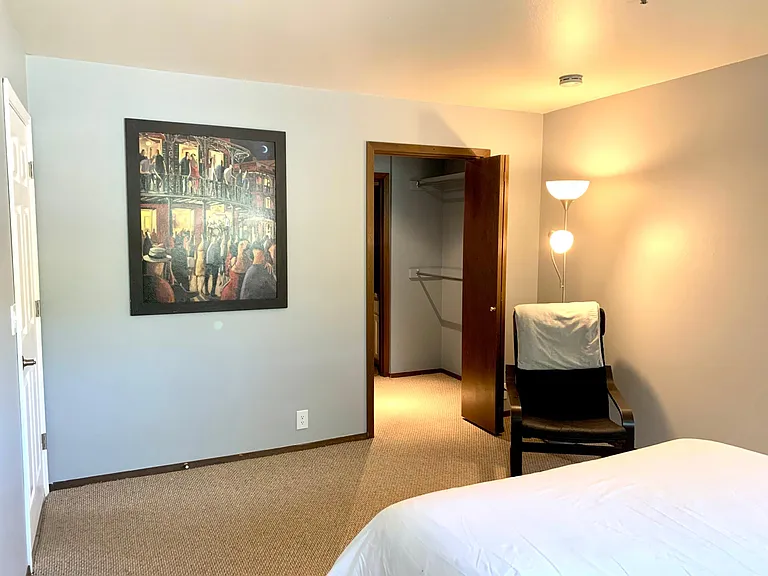 Master into walk in closet