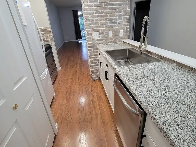 7438 Singing Hills Dr — Photo 11