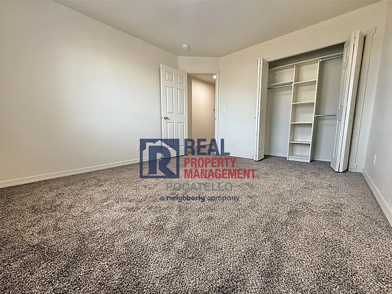 4734 & 4736 Heidi Ct — Photo 13