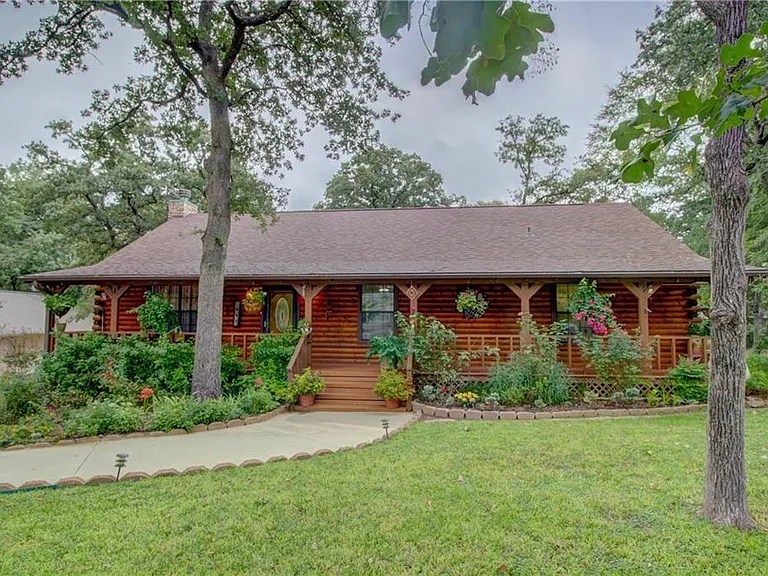105 Santee Dr — Photo 1