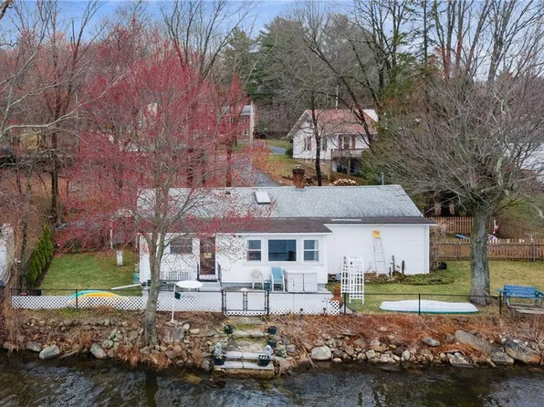 2444 1/2 Hartford Ave, Johnston, RI 02919