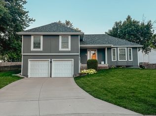 8133 Swarner Dr, Lenexa, KS 66219