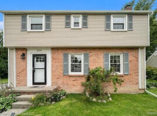 2611 Colrain Dr, Waterford, MI