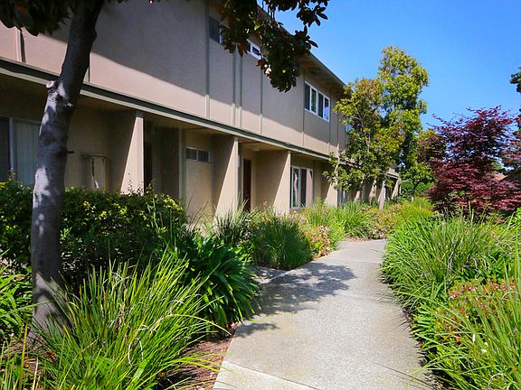 Property Walkway - Town Homes