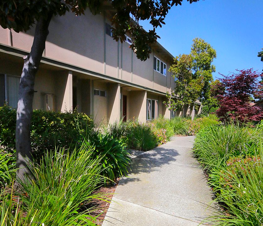 Property Walkway - Town Homes