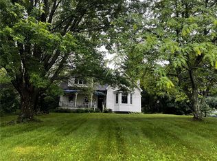 1527 Deerfield Rd, Eau Claire, WI 54701