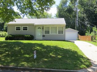1711 Keith Dr NE, Cedar Rapids, IA 52402