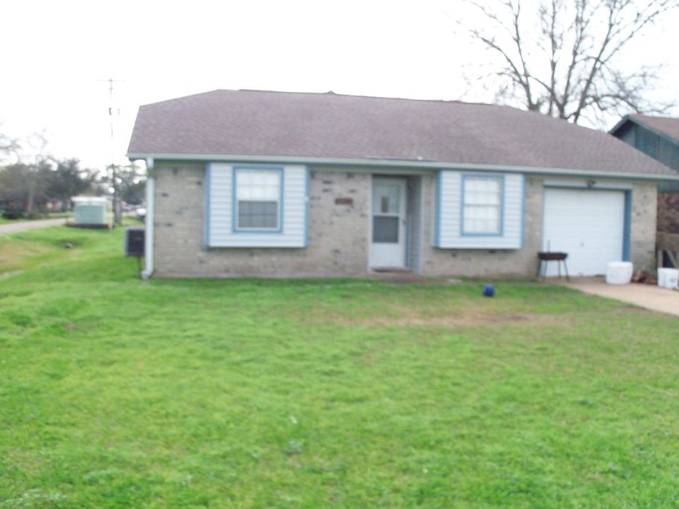 2nd image of 2122 Avenue D