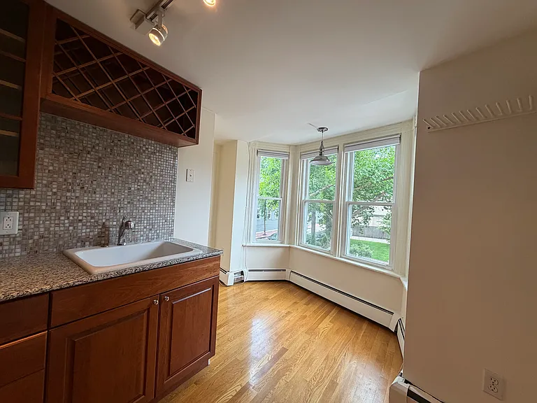 18 Pleasant St #2 — Photo 3