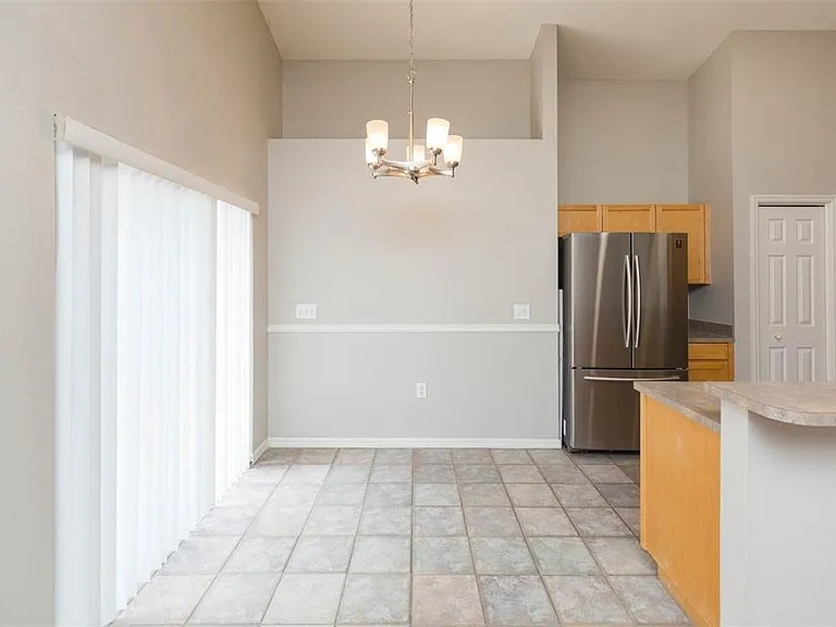 4550 Roundview Ct — Photo 9