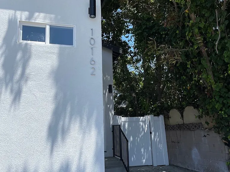 10160 Cunningham Ave — Photo 23