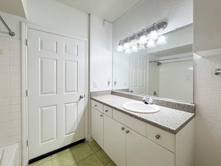 202 E South St #3047 — Photo 7