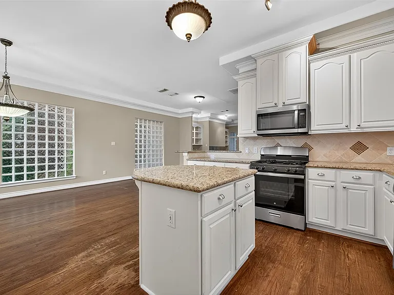 1015 Stanford St — Photo 21