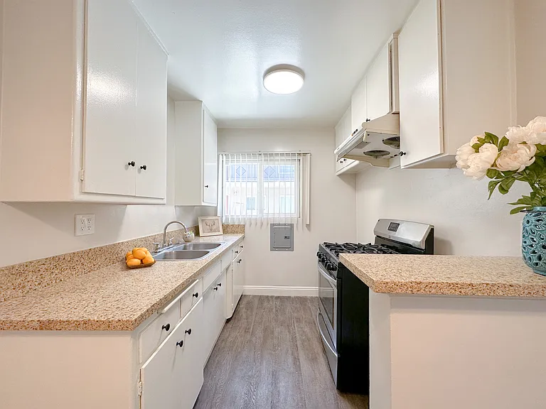 1027 S Atlantic Blvd #9 — Photo 8