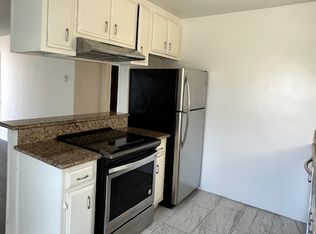 2670 E Wall St APT 2, Signal Hill, CA 90755