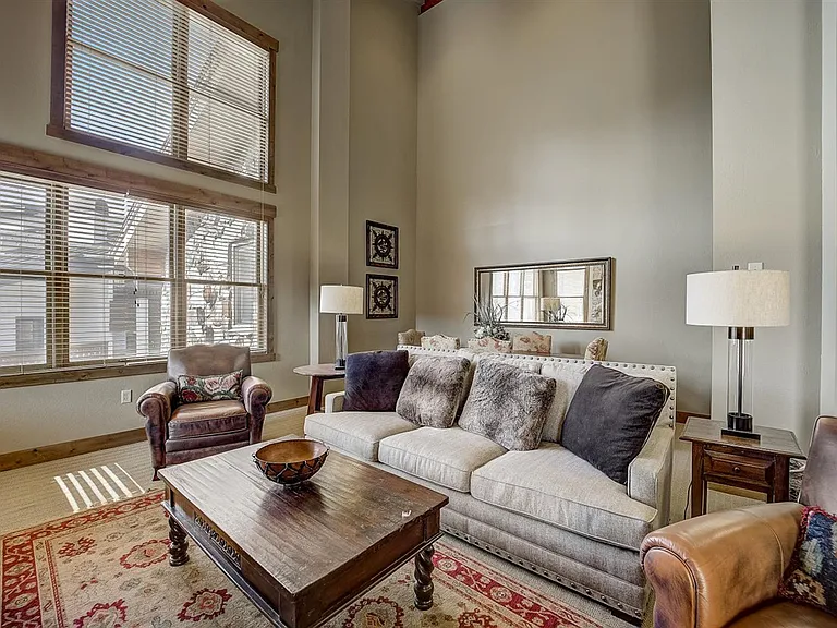 7580 Royal St E #32 — Photo 5